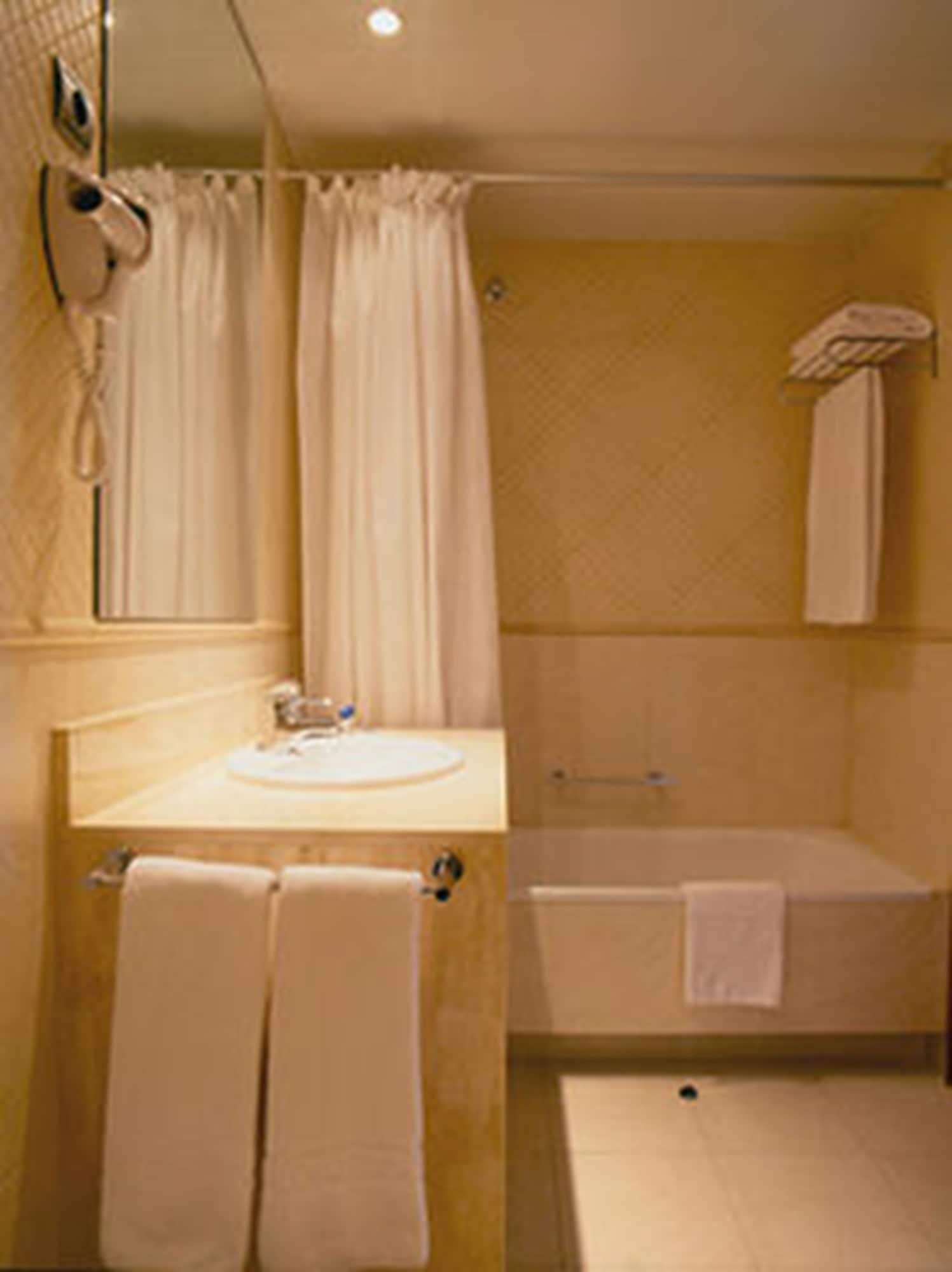 Hlg Citypark Pelayo Hotel 2*